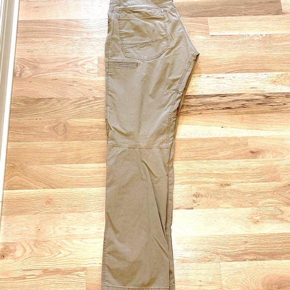 Gently used mens Kuhl Revolvr Rogue pant color:”fossil” - Picture 2 of 6